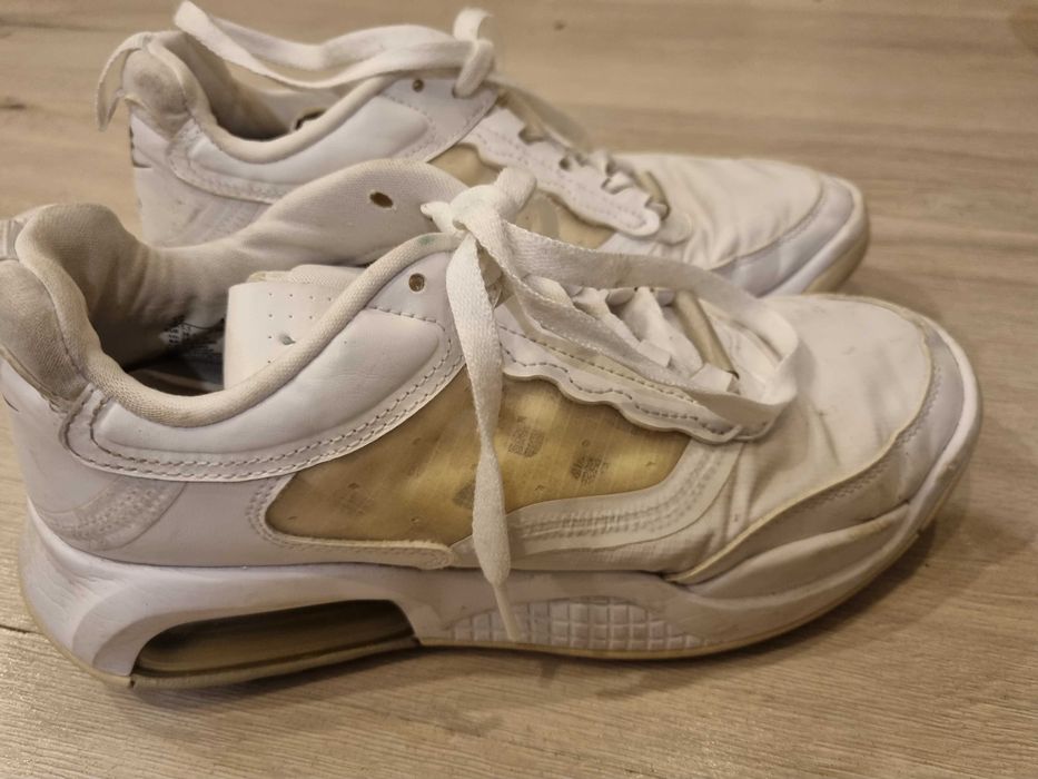 Buty sneakersy damskie nike air jordan max 200 białe 38.5