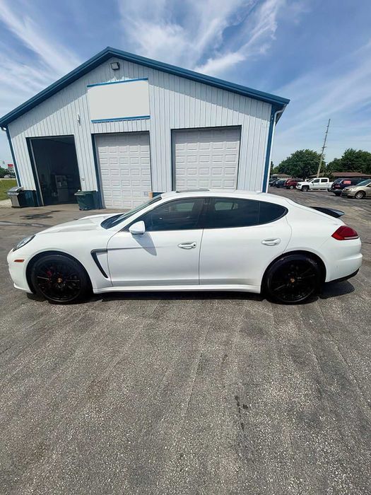 Porsche Panamera 4S      2015