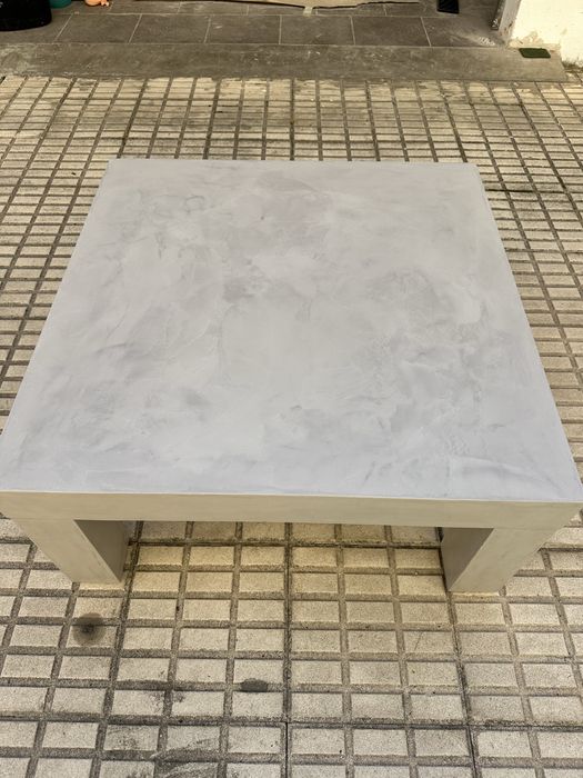 Mesa em microcimento