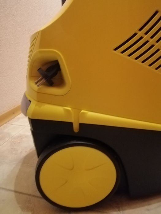 Пылесос KARCHER DS 5500