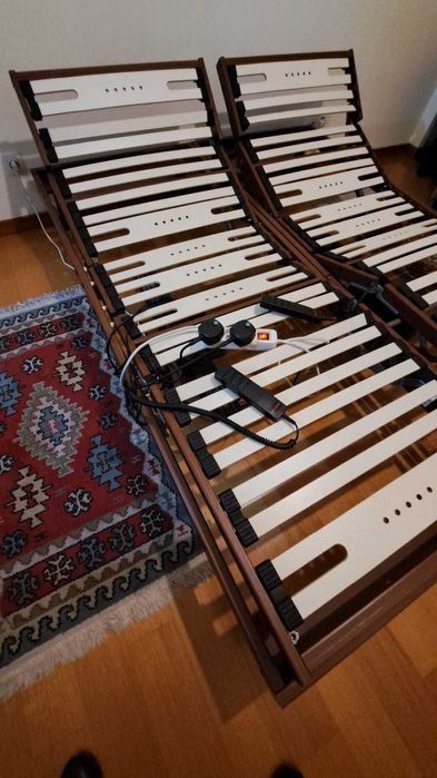 2 CAMAS COLUNEX 200 X 80, IMPECAVEIS. Com comando elétrico