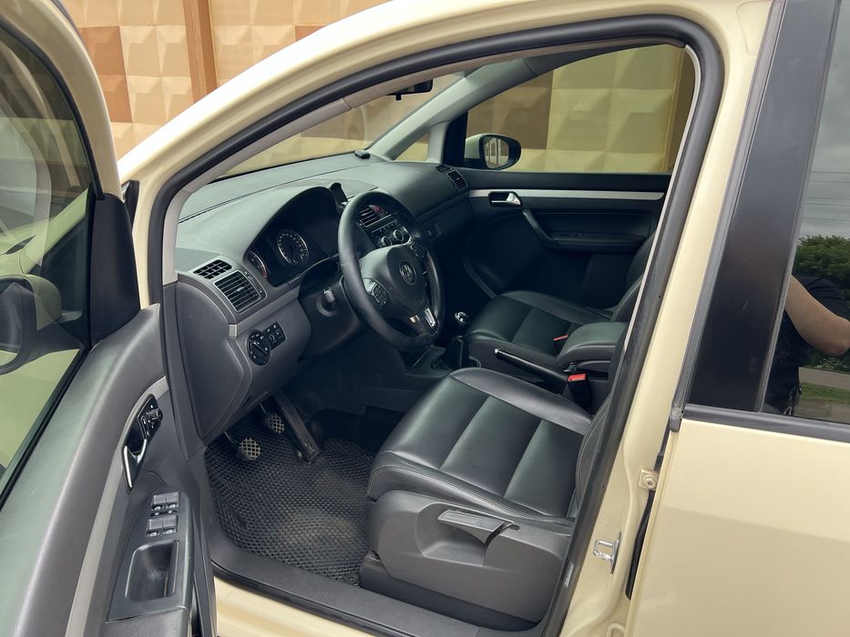 VW TOURAN 2012 1.4 газ метан/бензин