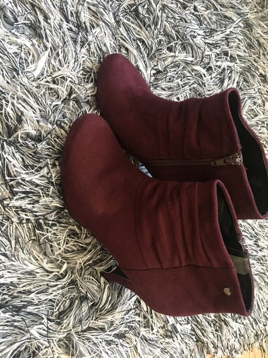 Bordowe, zamszowe botki