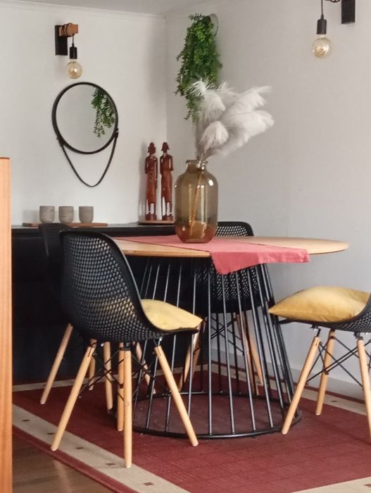 Mesa com 4 cadeiras- Hôma