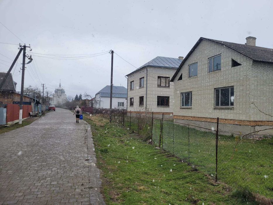 незавершений будинок та земельна ділянка 11,9 сот. с.Старий Яричів