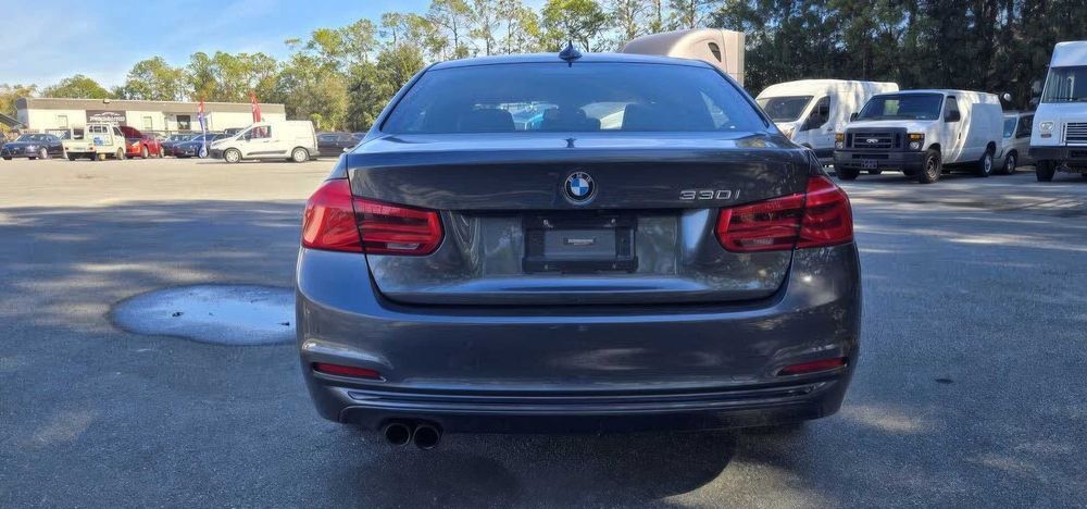 BMW 330I      2017