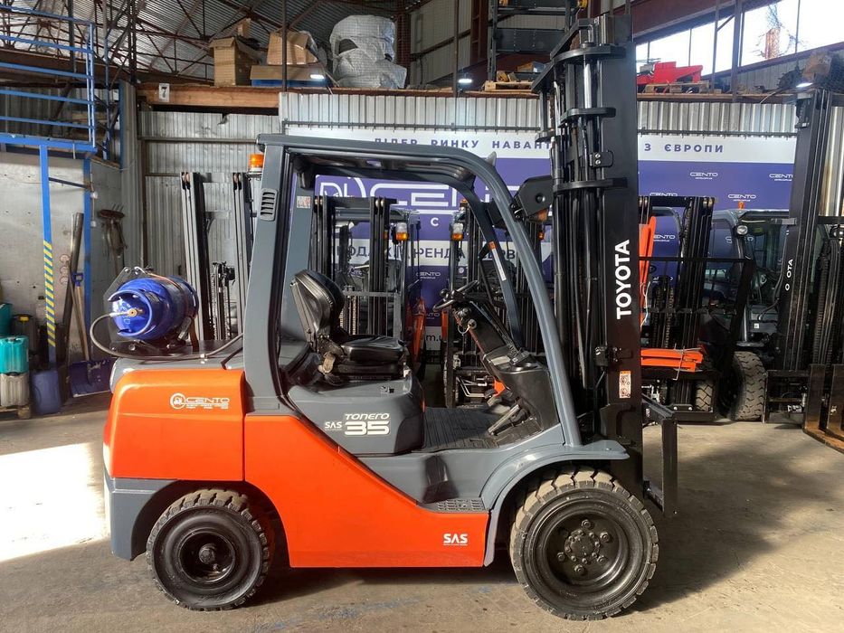 Навантажувач бу Toyota 3,5 т газ/бензин. Вилочный погрузчик  Тойота