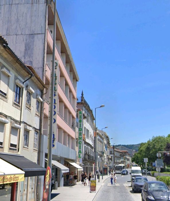 Arrendo - Vendo: Sala/Escritório na Avenida Central, Braga