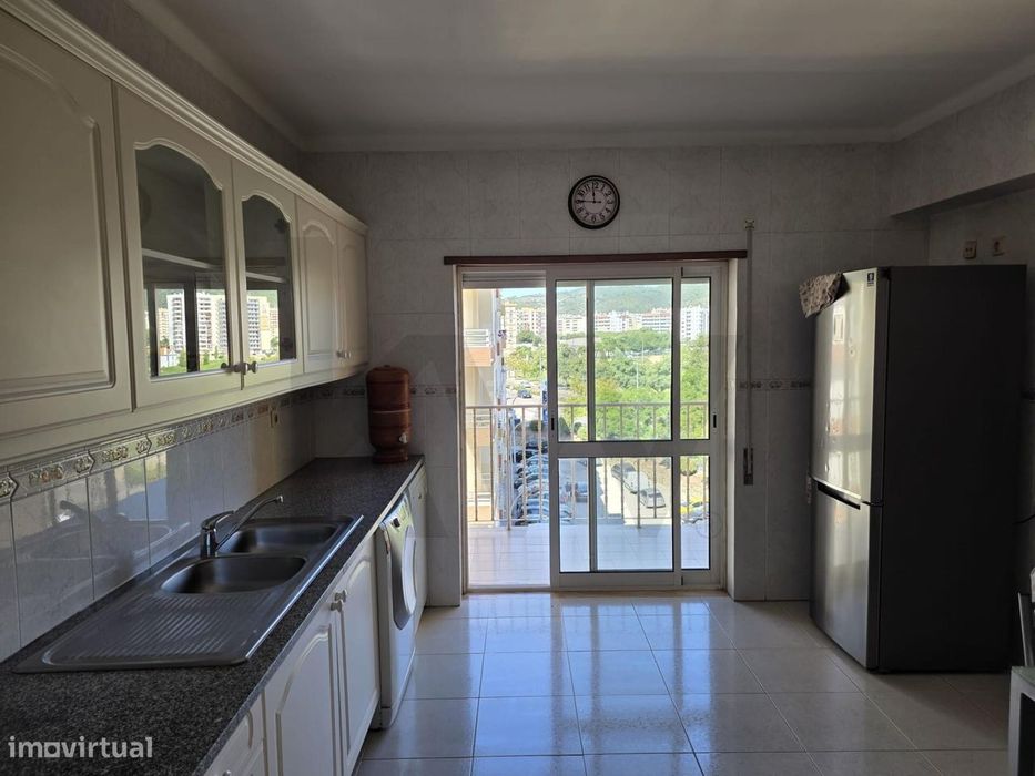 Apartamento T2 para arrendamento Praça do Brasil - Setúbal