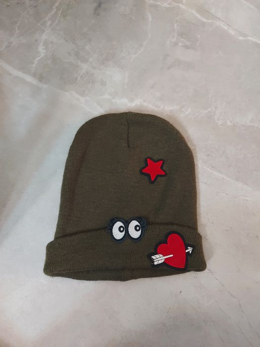 Czapka z naszywkami Terranova