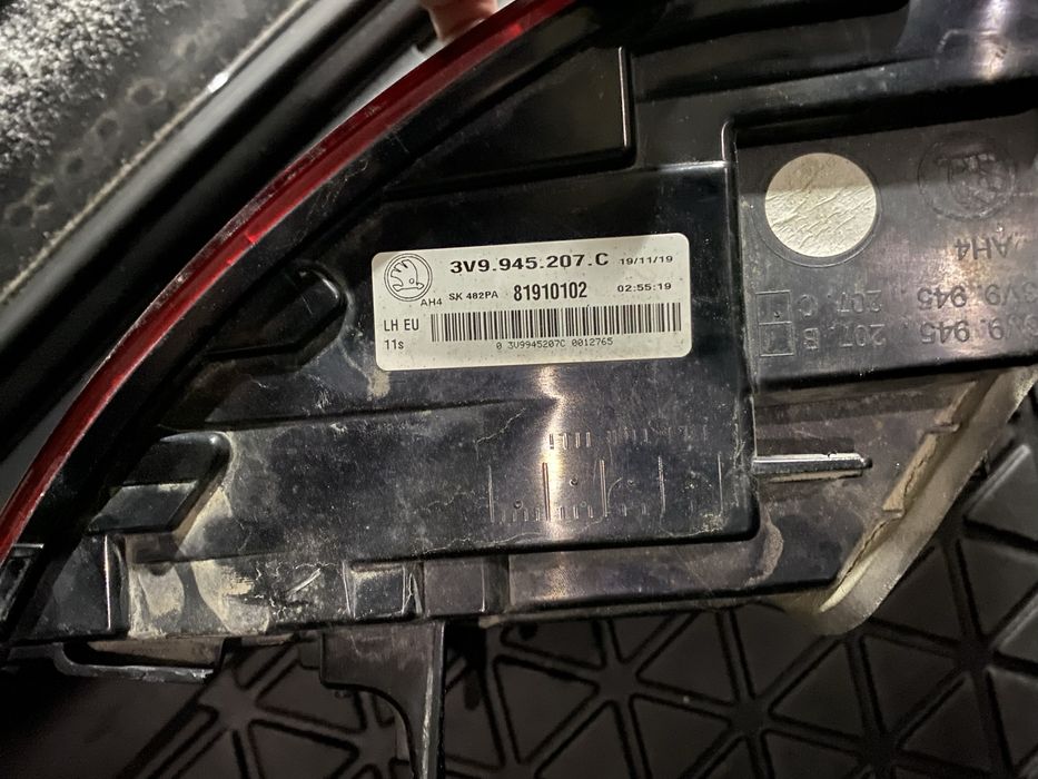 Фара Skoda Superb