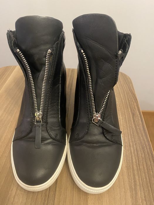 Skórzane sneakersy DKNY