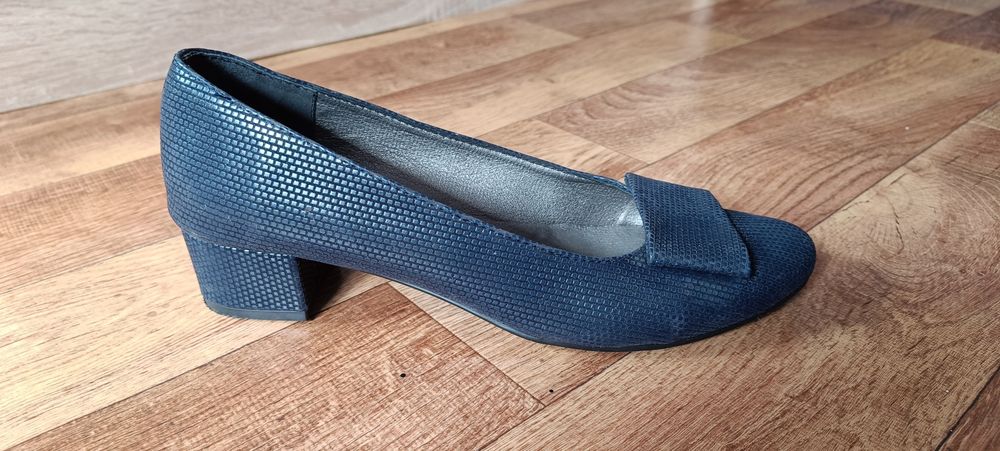 Buty polskie na obcasie