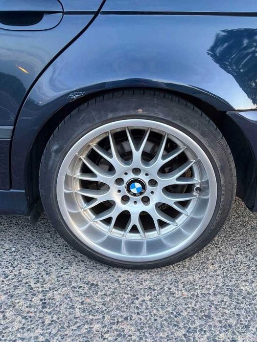BMW   E39  528iA