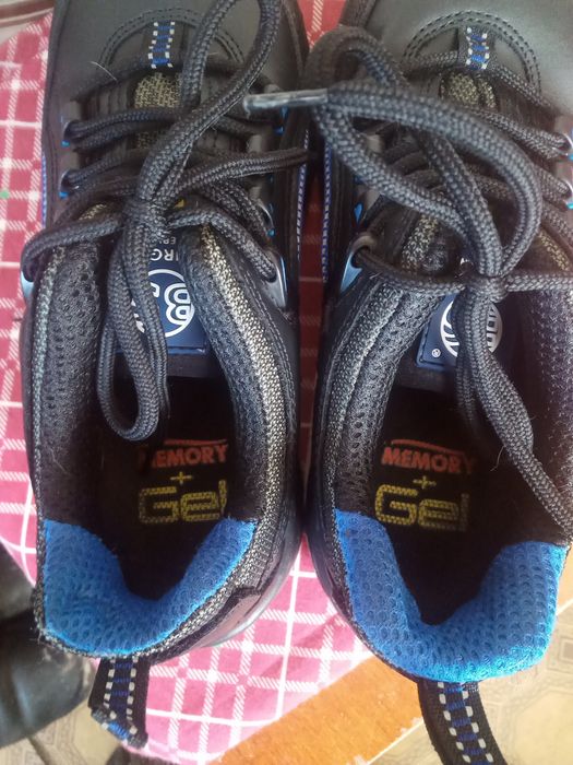 Продаю  кроссовки р 37