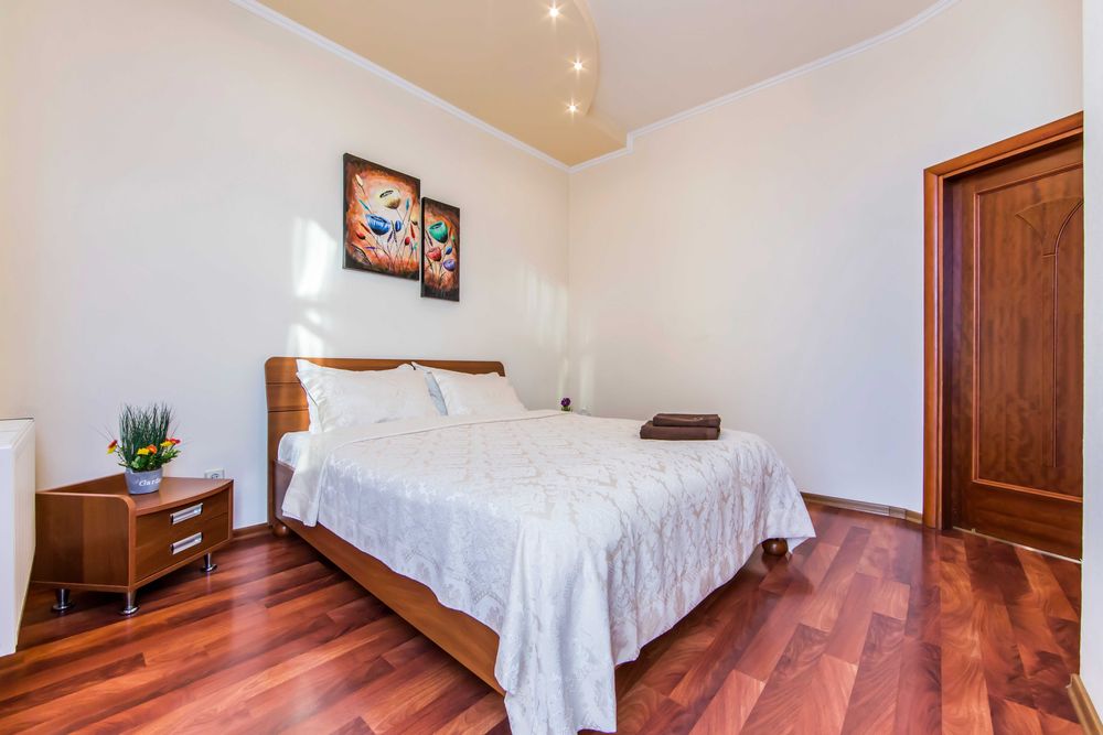 2к квартира на Печерську, Коновальця, 32в, центр