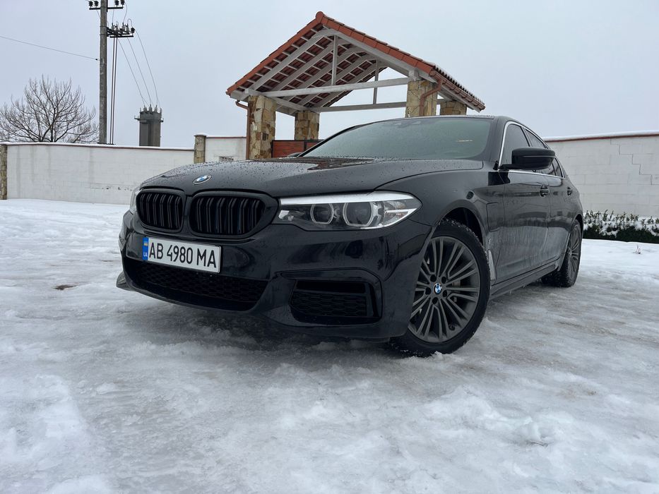 BMW 530E гібрид плагін