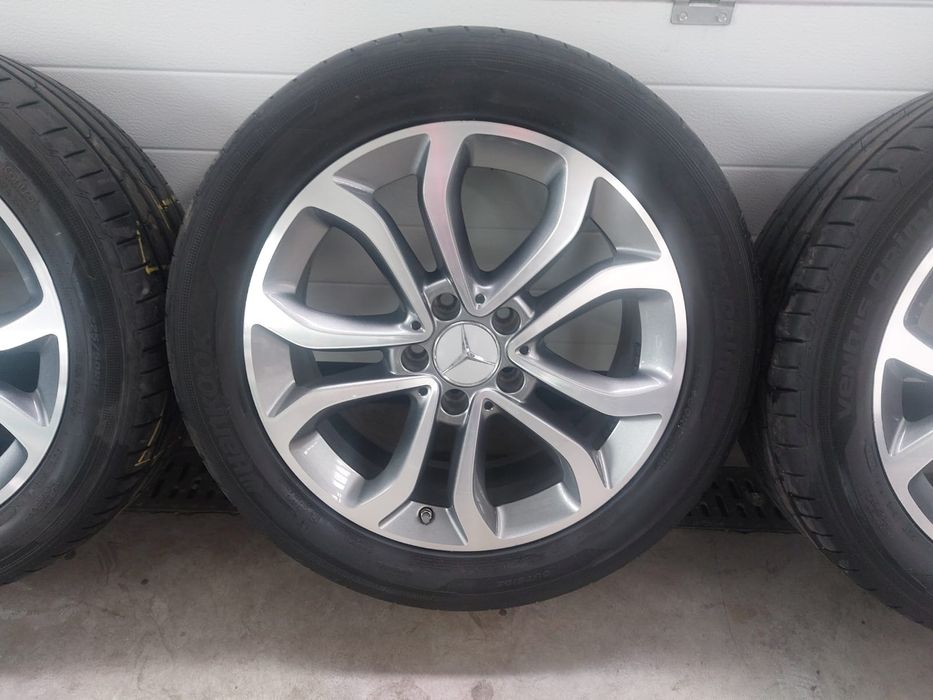Felgi aluminiowe 5x112R17 Mercedes z oponami letnimi.