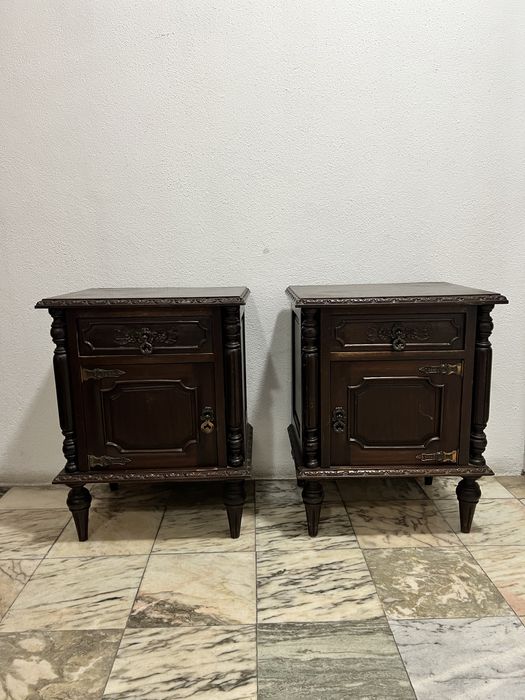 Par de mesas de cabeceira