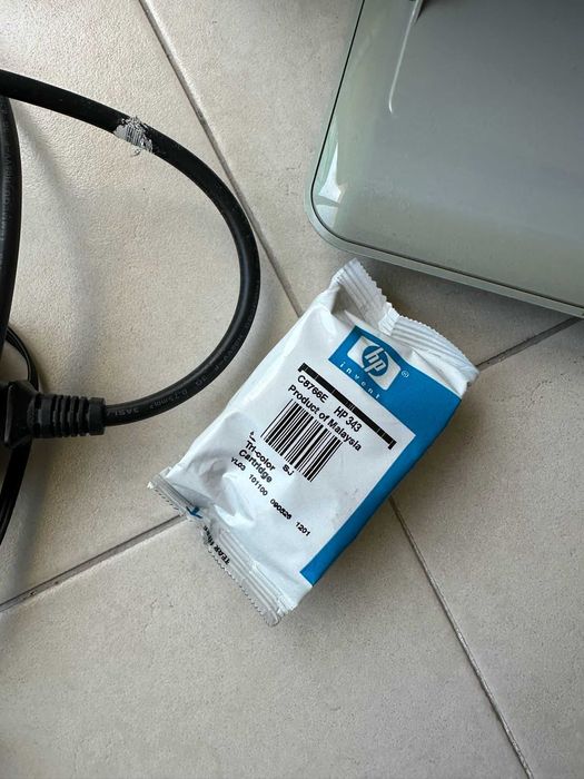 Impressora HP Photosmart C3 100 All-in-One series a cores.