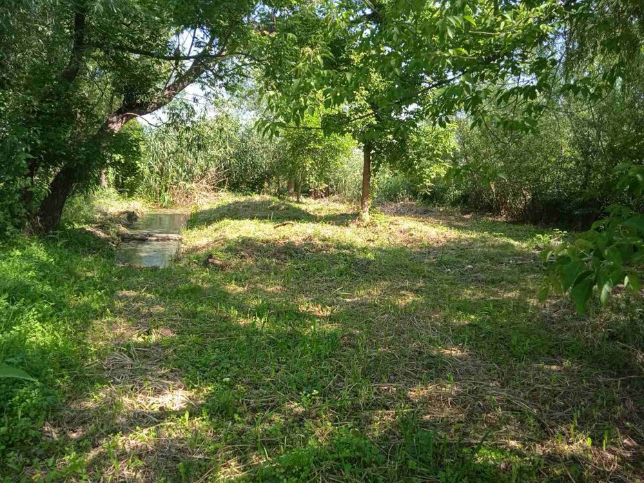 Продаж ділянки біля річки