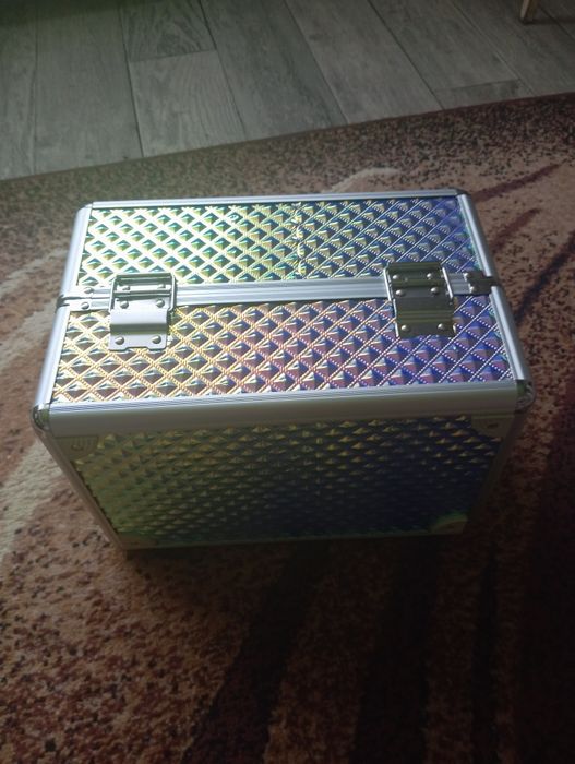 Kuferek z zawartością