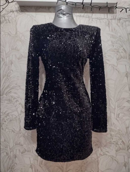 Mała czarna cekiny S