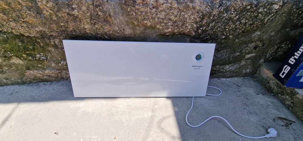 Aquecedor  Orbegozo REW 2000 com 2000 W de potência e conectividade Wi-Fi.