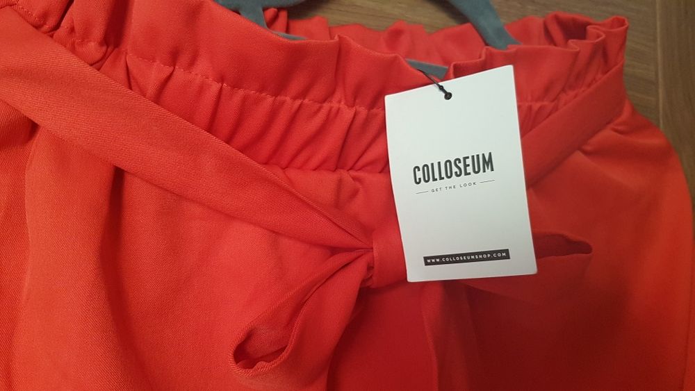 Czerwona spódniczka,  spódnica firmy Colloseum  rozm M Nowa