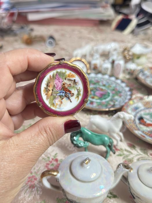 Vendo mini porcelanas para colecionar