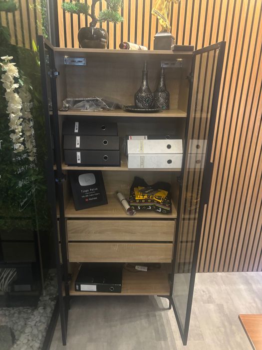 Armário de vidro (2 unidades disponiveis)