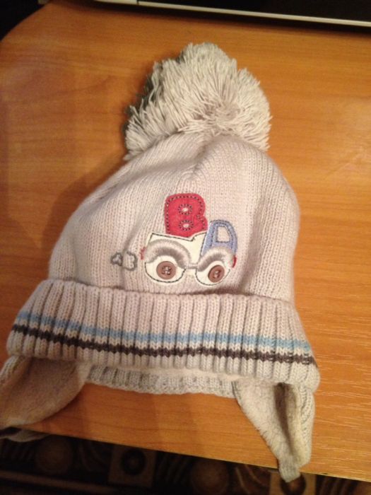 Осіньо-зимова шапочка на хлопчика