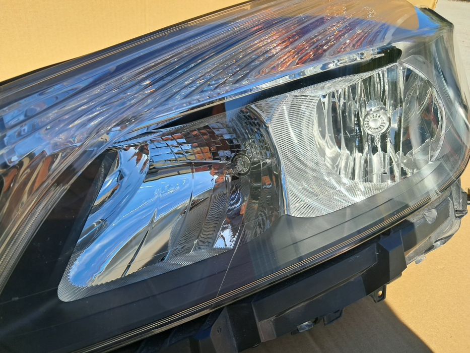 Farol esquerdo Mercedes classe A (W176)