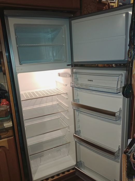 Sprzedam używaną i sprawną Lodówkę AEG model CT 280,kolor Inox/srebrny