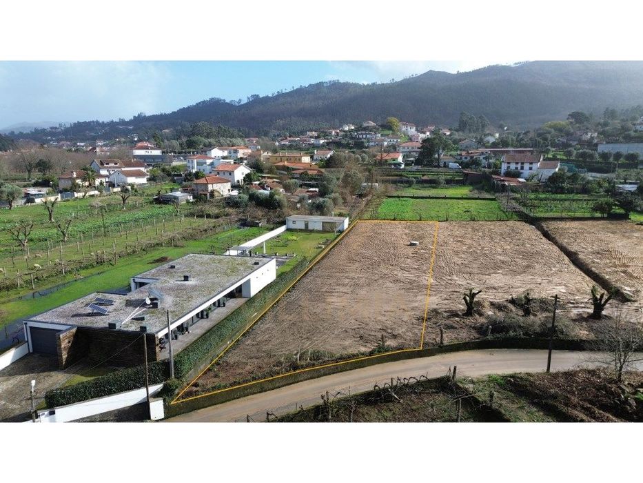 Terreno com PIP Aprovado para Moradia | Caminho Português de Santia...