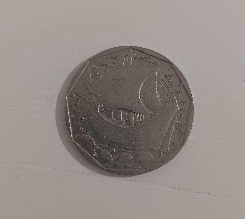 Lote Ref. 6: Moeda 50 escudos de 1989