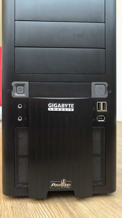 Gigabyte Poseidon/Core 2 Duo/ОЗУ 6GB/SSD 128GB/HDD 320+500GB/GF8600 GT