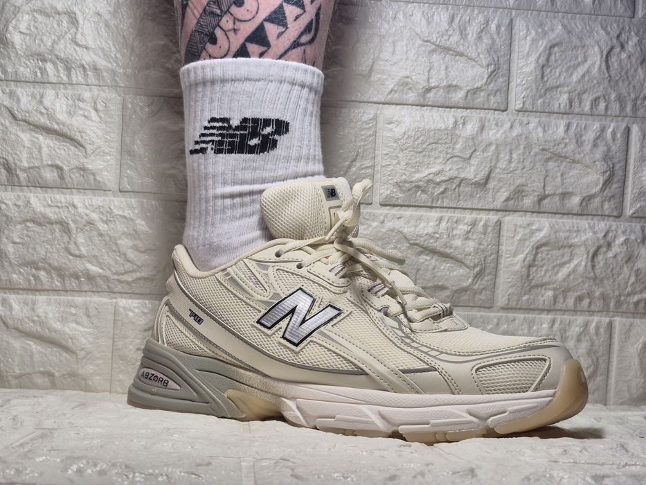 New Balance 740 | Cream/Grey | 42 EU (26,5 см)