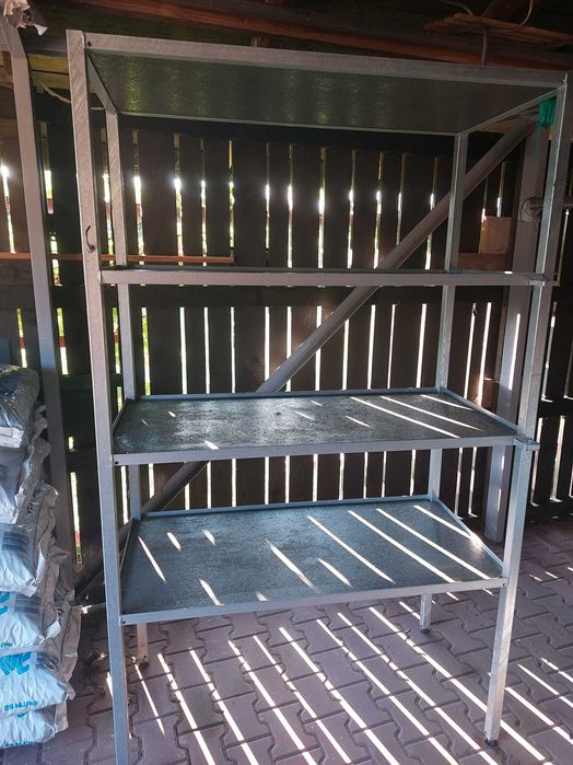 Regal metalowy spawany