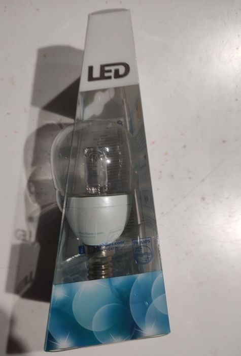 LED лампа Philips  E14