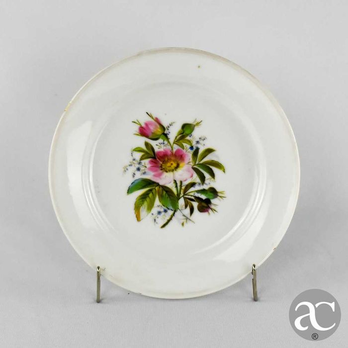 Prato raso porcelana europeia, séc. XIX pintado decorado com flores N8