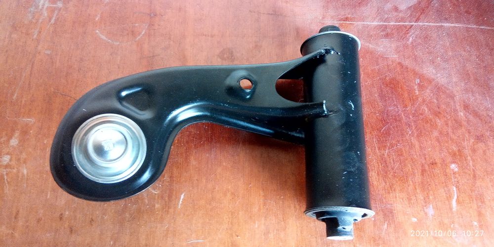 Верхній ричаг Mercedes-Benz W210 E-clas