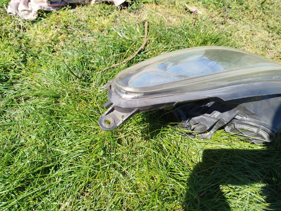 Lampy przednie opel corsa d