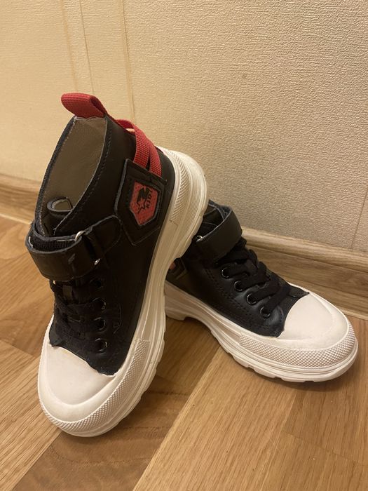 Кросівки кеди черевики