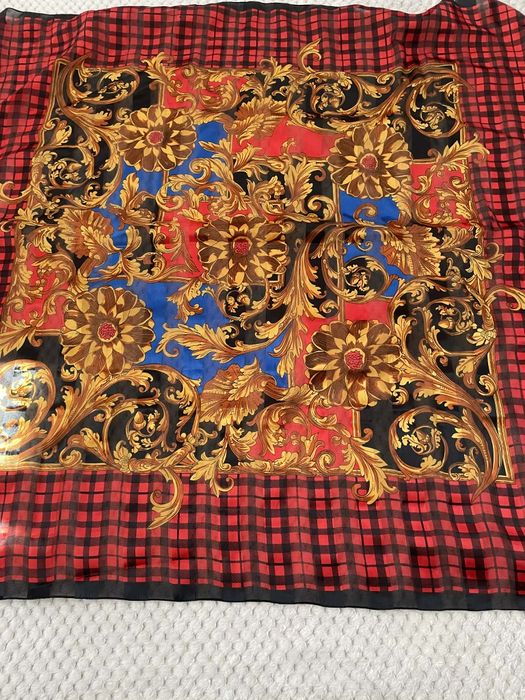 Stylowa apaszka modny print