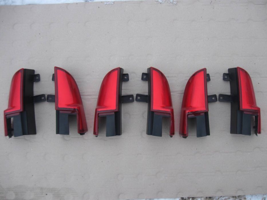 Уголок накладка фонаря заднего на VITO-VIANO W639