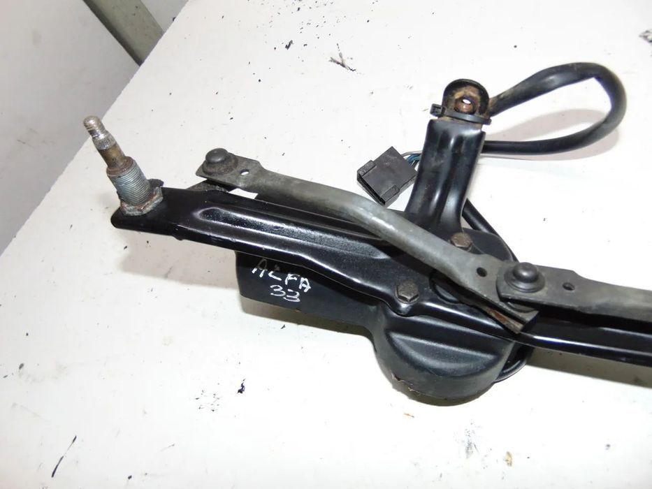 Alfa Romeo 33 motor limpa vidros " usado em bom estado