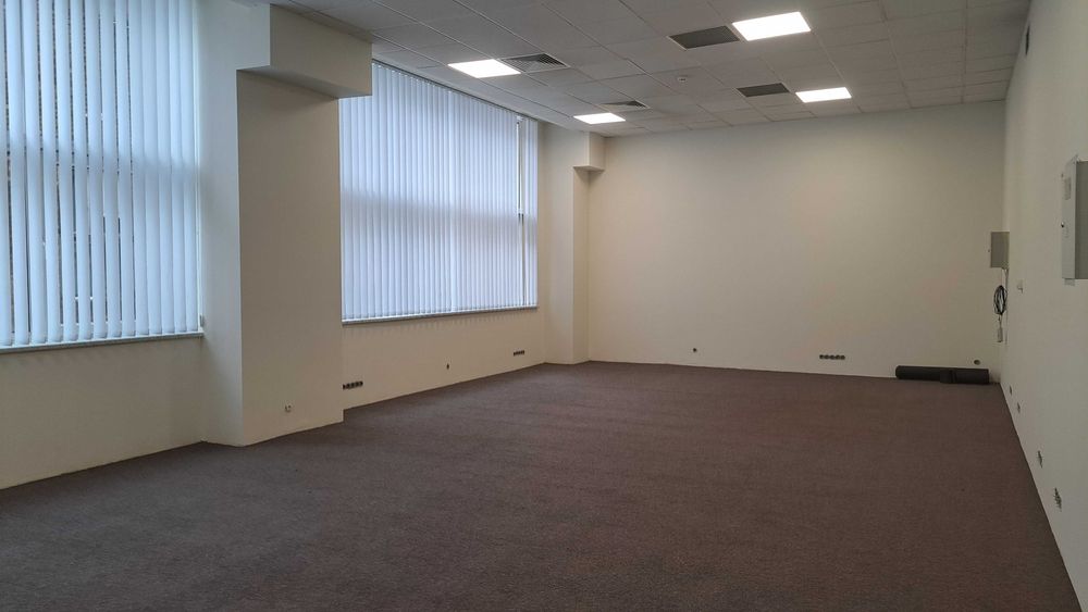 Оренда офісу 75 м.2 в БЦ, Генератор, Укриття, Котельня, метро. Власник