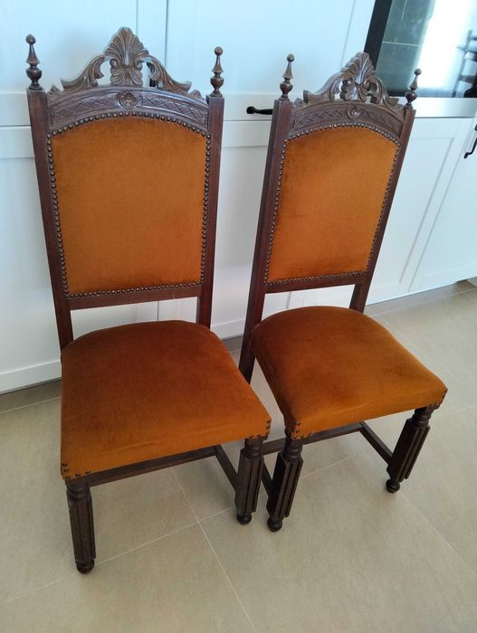 4 cadeiras antigas muito bom estado