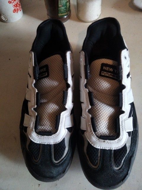 Кроссовки nike б/у 39 -38. Не. Дорого